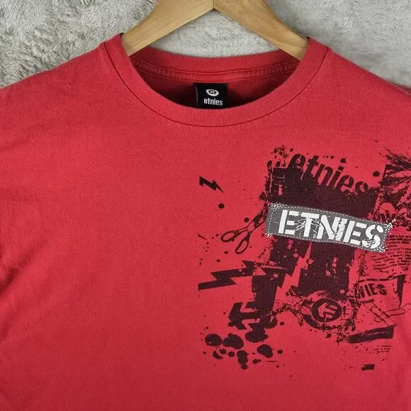 Vintage Etnies Skateboard Shirt Men’s XL Red Crew Neck Y2K Surf Skater Grunge - Picture 3 of 12